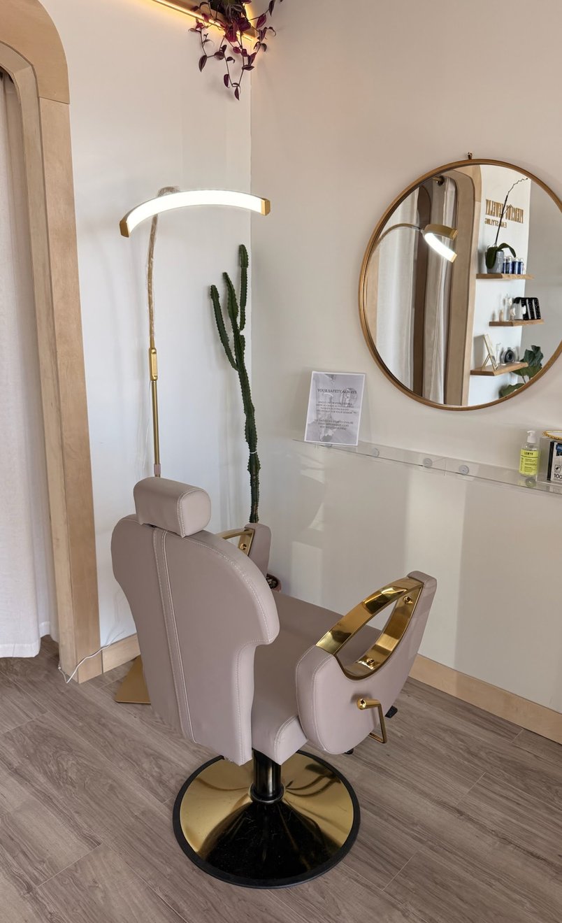 Student facilites for piercing techniques during Picosa Ink Academy training